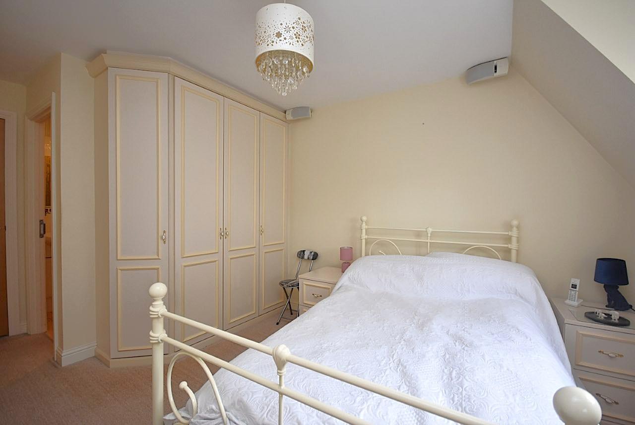 10 Cwrt Newydd, Elm Grove Road, Dinas Powys, CF64 4BD